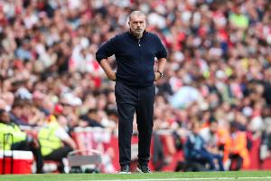 邮报：澳波曾输球后更衣室对球员咆哮 训练身体对抗要求远超以往