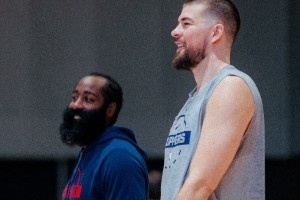 全员面带笑容！快船官方晒训练照：心情不错因为赛季要开始了