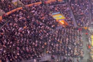 洛杉矶的大恩人！湖人主场球迷齐声高喊：谢谢 Nico！