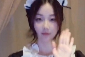 女仆装热舞！前LPL英文解说Kitty赛后更博：兔宝进八强啦