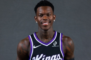 疾速突破！施罗德13中6得14分1板7助2断1帽 无奈未能救主