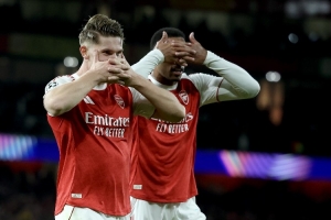 索尔斯克亚：约克雷斯是团队型中锋，他积极努力而且非常机灵