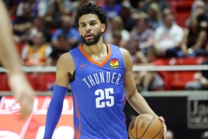 米切尔：今晚我们需很多人顶上来 我们在专注于球队成功上做得好