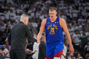 马龙：我总是惊叹于约基奇的持续性 很荣幸我能执教他十年