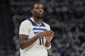 表现低迷！纳兹-里德9投2中得5分5板3助1断1帽 正负值-15