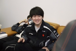 TES官方晒瑞士轮赛场返图：目标明确，鼎力向前