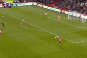 还有机会！索博传中，萨拉赫一停一射右脚凌空斩破门！