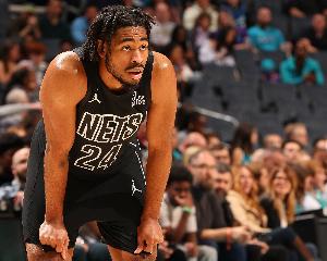 独木难支！卡梅隆-托马斯25中11空砍全场最高40分 罚球13中13