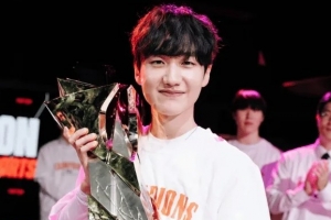 Jankos发文：Peanut的最后一舞止步于四分之一决赛，传奇