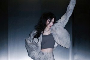 解说小鹿晒照：黑丝大长腿，谁看了不迷糊