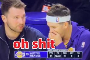 东契奇向里夫斯展示扭伤的手指 里夫斯不敢相信脱口而出Oh Shit！