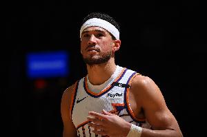 真挚的祝福！NBA官推祝太阳后卫布克29岁生日快乐