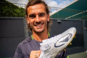 全球限量200双！迪卡侬推出格列兹曼限量战靴，致敬后者马竞200球