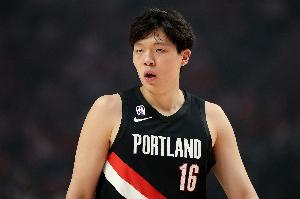 队记：CBA没防守三秒所以杨瀚森只需往里一站  在NBA明显不知所措