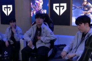 不敌KT，赛后GEN休息室内众人神情落寞