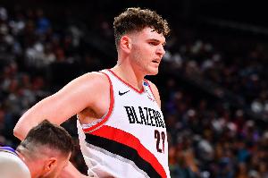 前场板比得分还多！克林根8中2仅得到5分 但疯抢7前板&合计15板