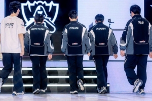 王多多：梦醒了 前两局犹犹豫豫将自己逼到绝路 可惜我们没有选择