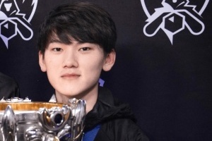 LOL官方分享Faker对上JKL：LCK第一个冠军对LPL第一个冠军