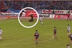 后果很严重！当对方门将以为自己是诺伊尔！