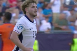 英格兰U21打破僵局！埃利奥特禁区内爆射得手！安德森送助攻！