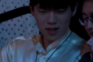 杨瀚森被选中脸上的表情 从悠哉到惊讶诧异再到开心！