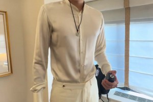 自信！杨瀚森选秀大会出发前露出鬼魅一笑