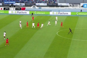 张玉宁拼出单刀被扑，董路正准备说漂亮结果打断施法