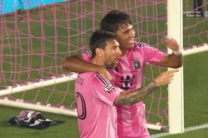 巴萨老队友心有灵犀！梅西机敏前插送助攻，特拉斯科破门