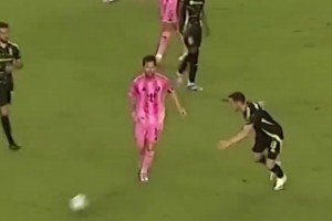 网友：对防守球员来说，球王梅西这种盘带简直就像噩梦！