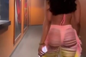 这是被榨干了？克莱开季状态不佳，女友马冬梅身材炸裂！